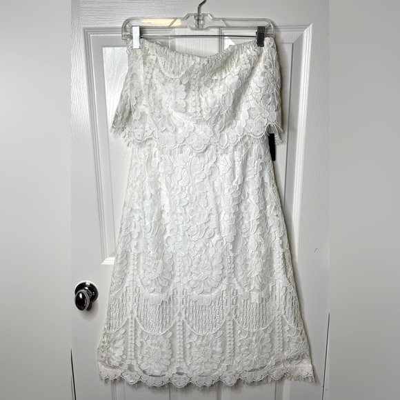Lulu’s Delia White Lace Strapless Midi Dress size Medium - Picture 2 of 16